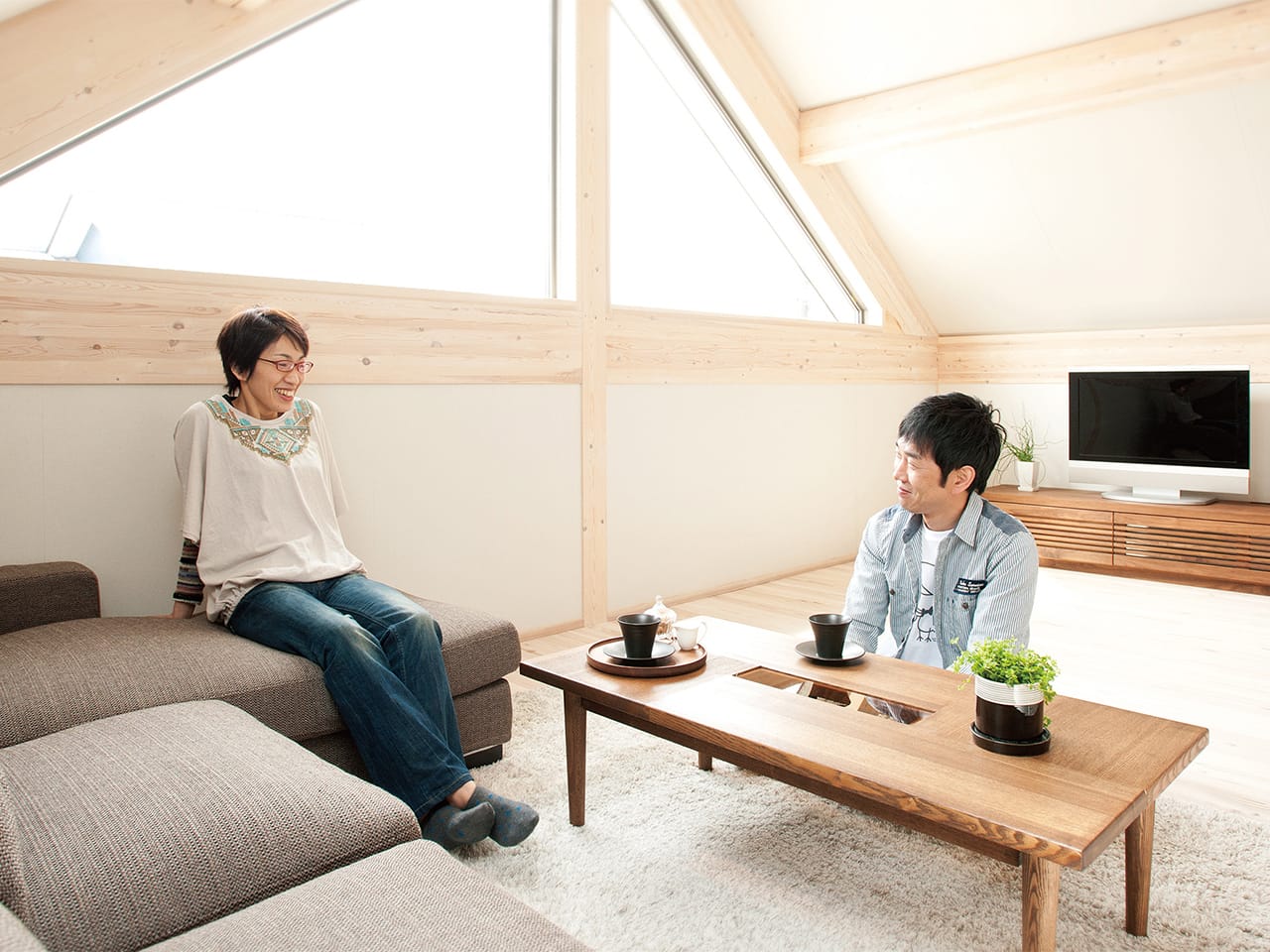 日本の建築美と現代の意匠が調和する木のぬくもり溢れる家