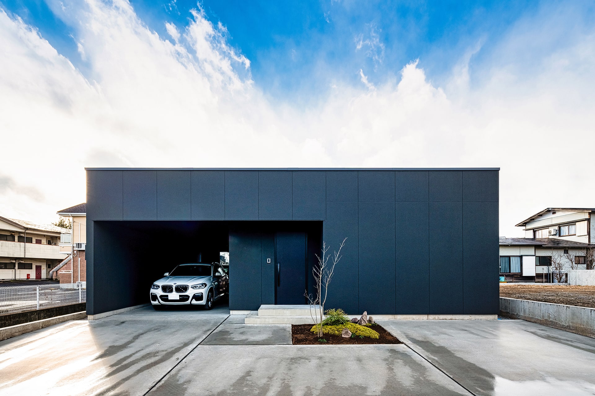 【デザインカーサ】　施工事例 「ガレージのある平屋」公開しました